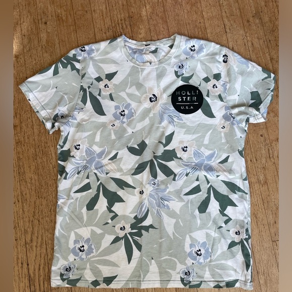 Hollister floral tee shirt - Picture 1 of 4